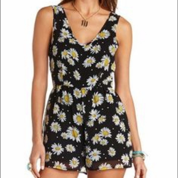 Charlotte Russe Black Daisy Romper, XL - Picture 1 of 5